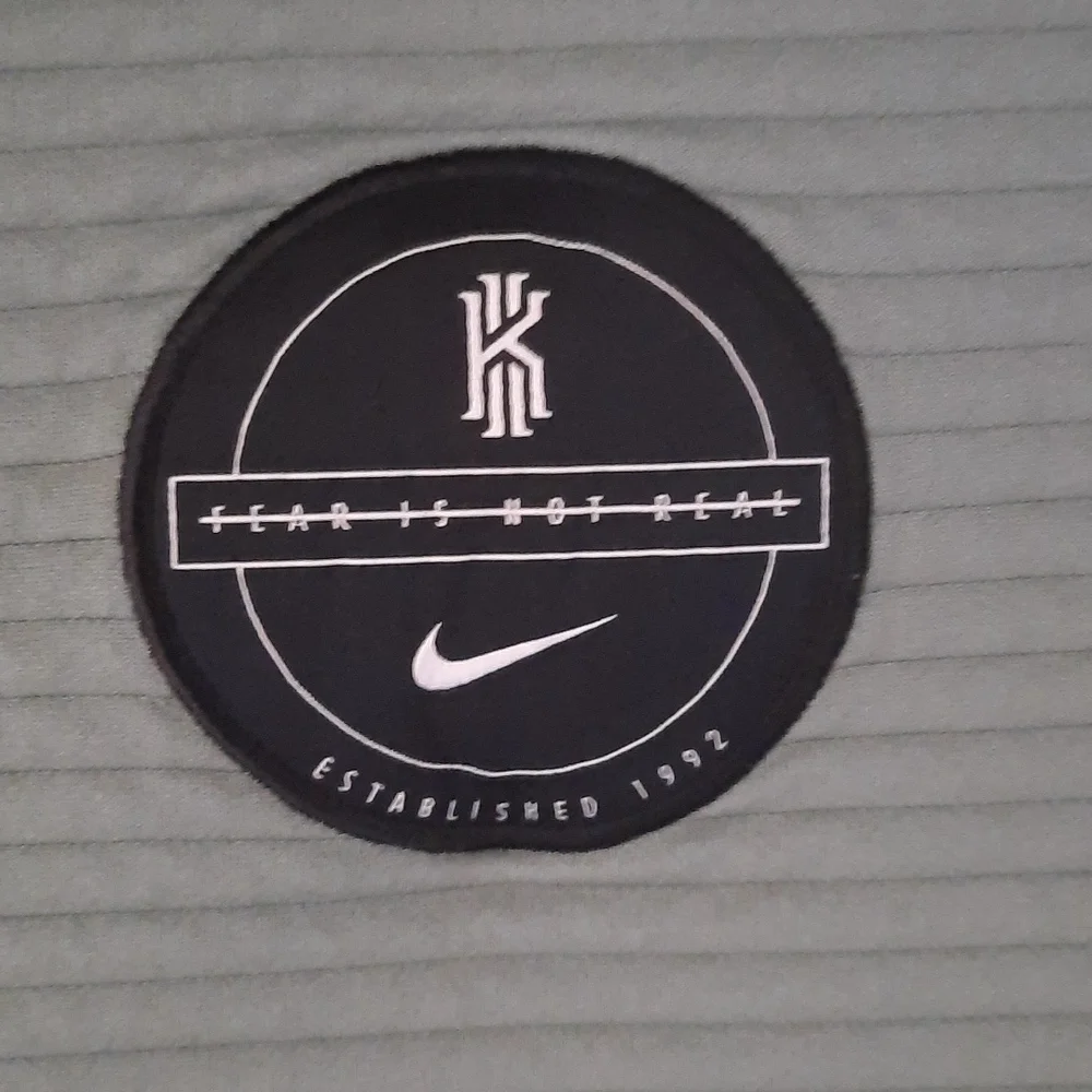 Nike pullover sz small